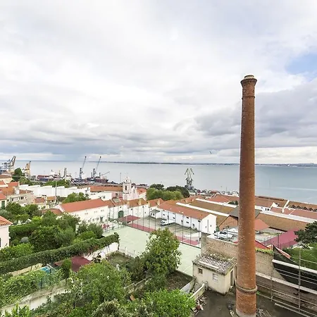 Lovelystay Luminous Flat W River View