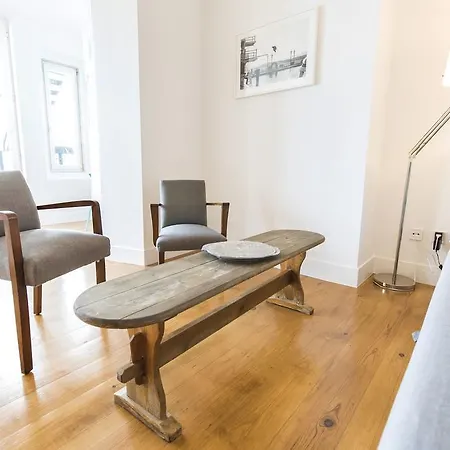 Lovelystay Luminous Flat W River View